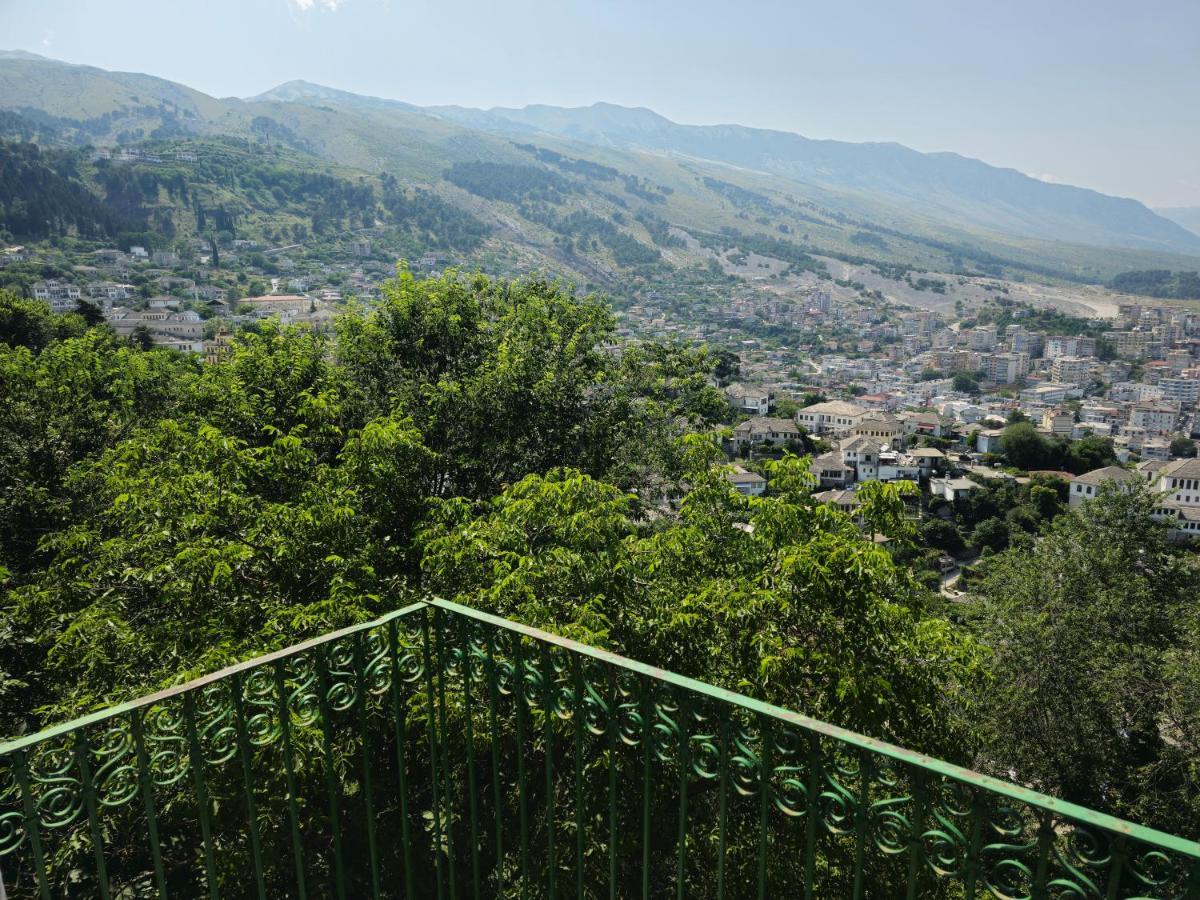 Traditional House Shapllo Gjirokastër 外观 照片
