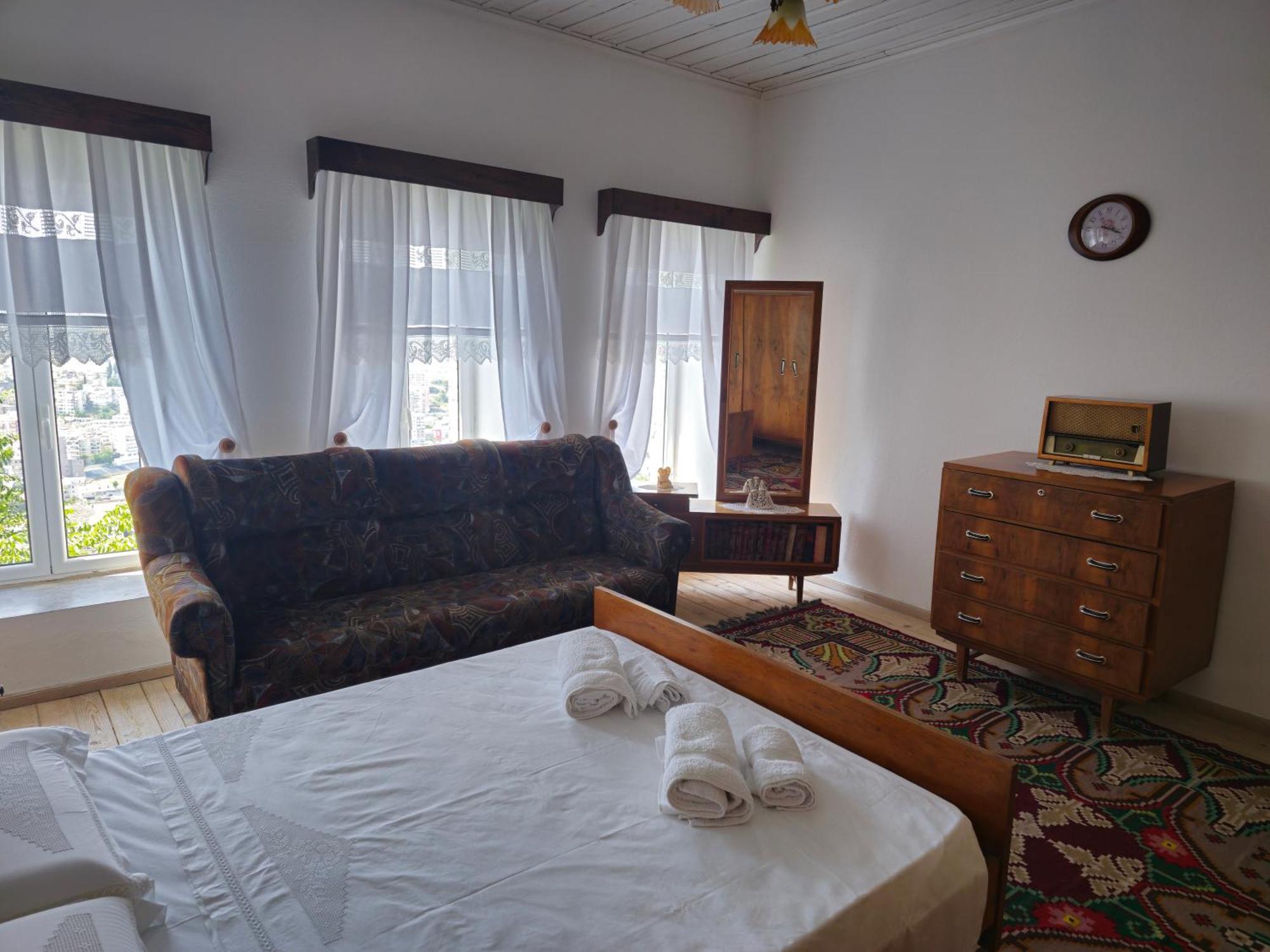 Traditional House Shapllo Gjirokastër 客房 照片