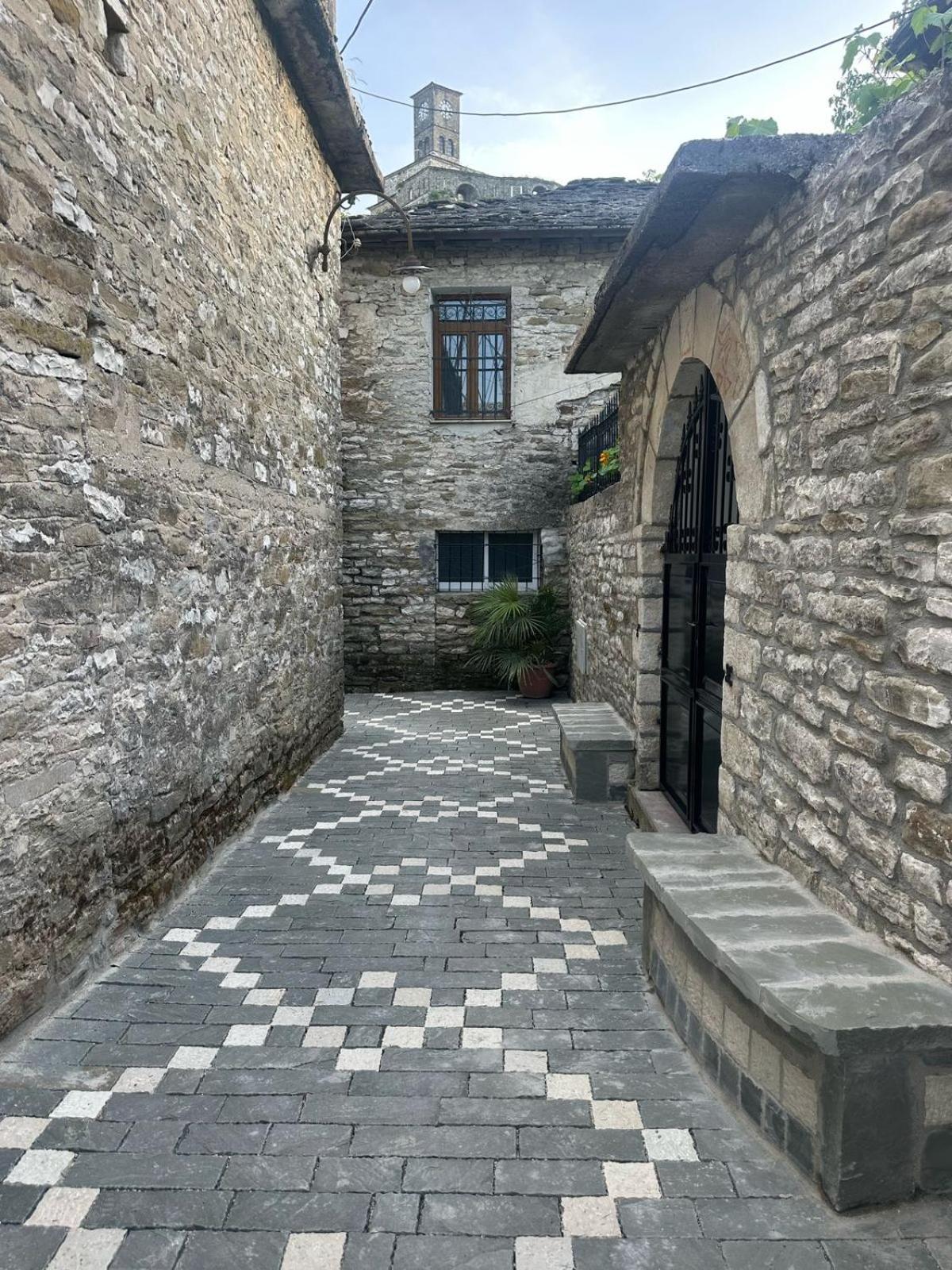 Traditional House Shapllo Gjirokastër 外观 照片